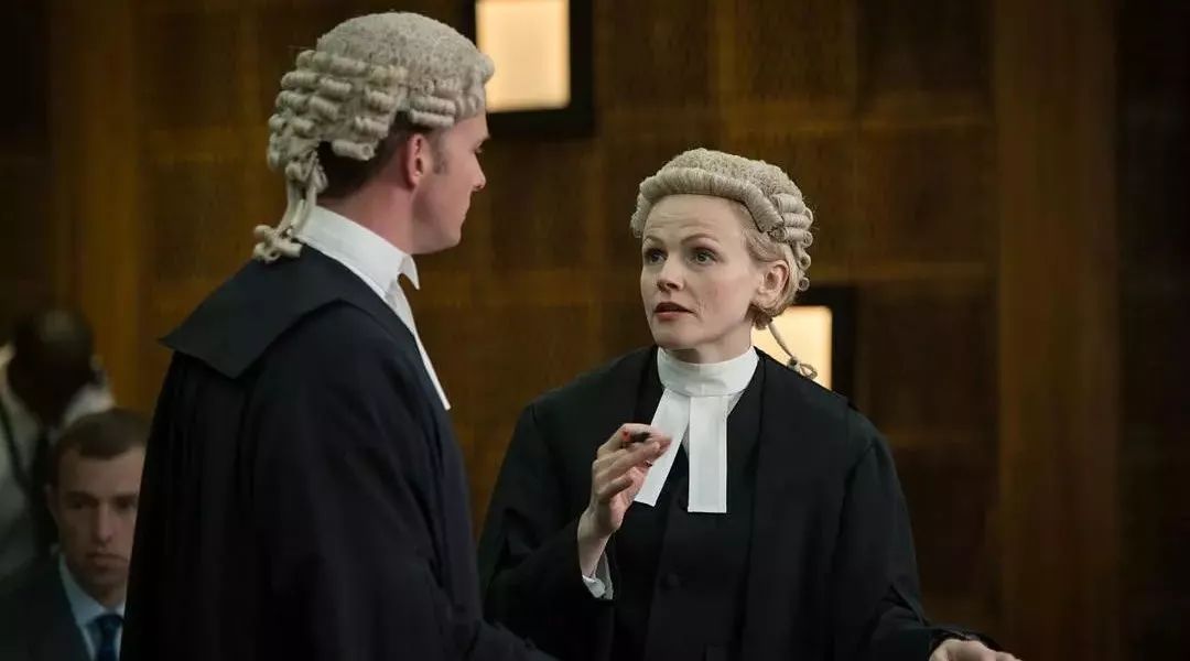 What is the experience of interpreting in an English court?